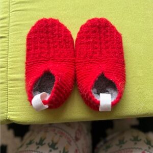 Bombas Red Toddler Slippers size 5-7 like new